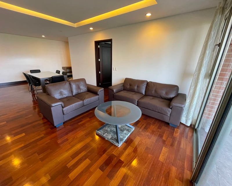 ALQUILER DE AMPLIO APARTAMENTO  - SANTA SOFIA, ZONA 10 