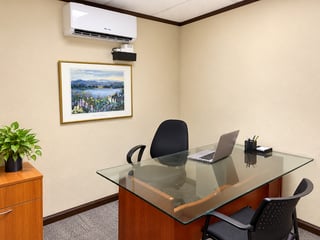 Oficina en Venta de 168 m² – Totalmente Equipada Zona 10 - 4