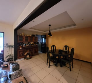 CASA EN VENTA EN HACIENDA REAL ZONA 16