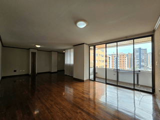 RENTA Apartamento Zona 10 A la par de C.C La Estación  - 2