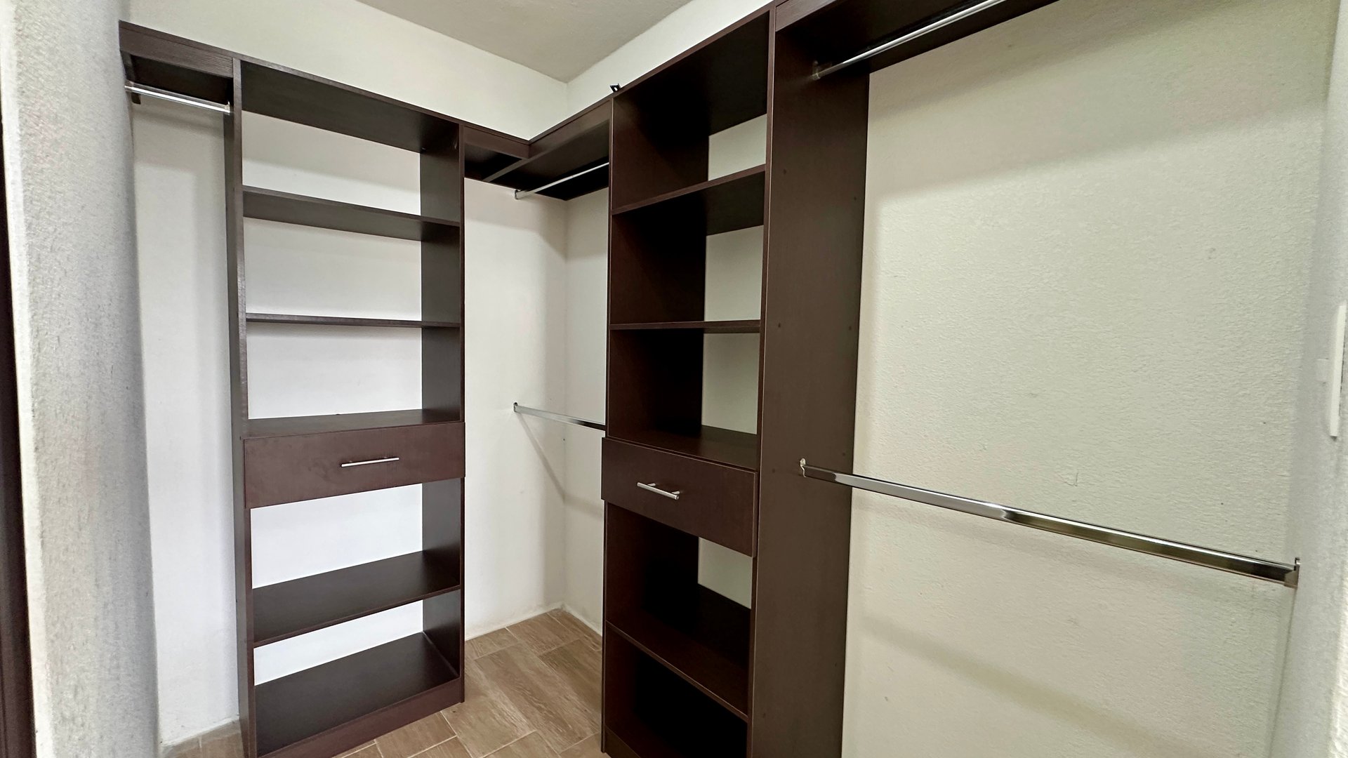 Moderna Casa de 2 Niveles en Venta, San José Pinula | Q675,000 - Miniatura 10