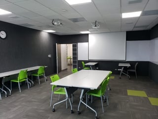 Oficina amueblada en alquiler en zona pradera zona 10 - Image 2