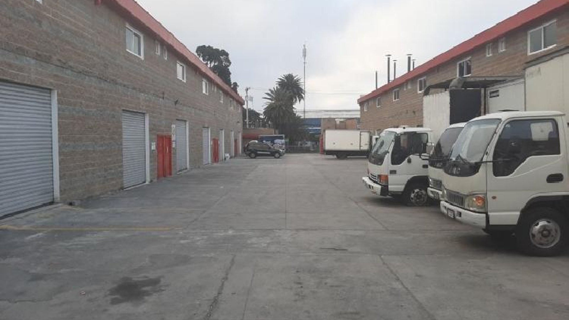 Bodega en Renta Av. Petapa, Ciudad de Guatemala - 200m² - Miniatura 2