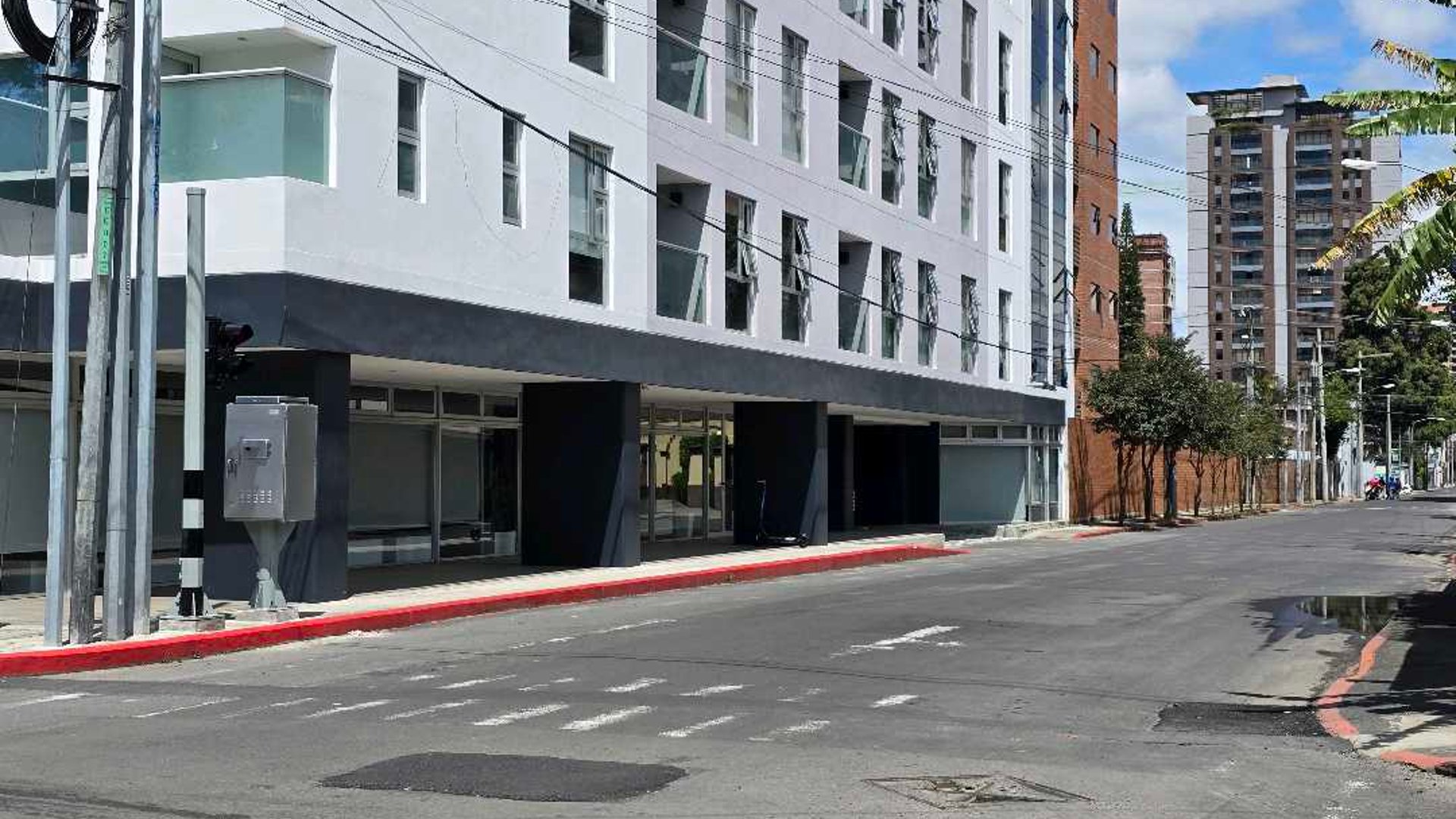 APARTAMENTO AMUEBLADO EN ALQUILER EN ZONA 10 - - Miniatura 29