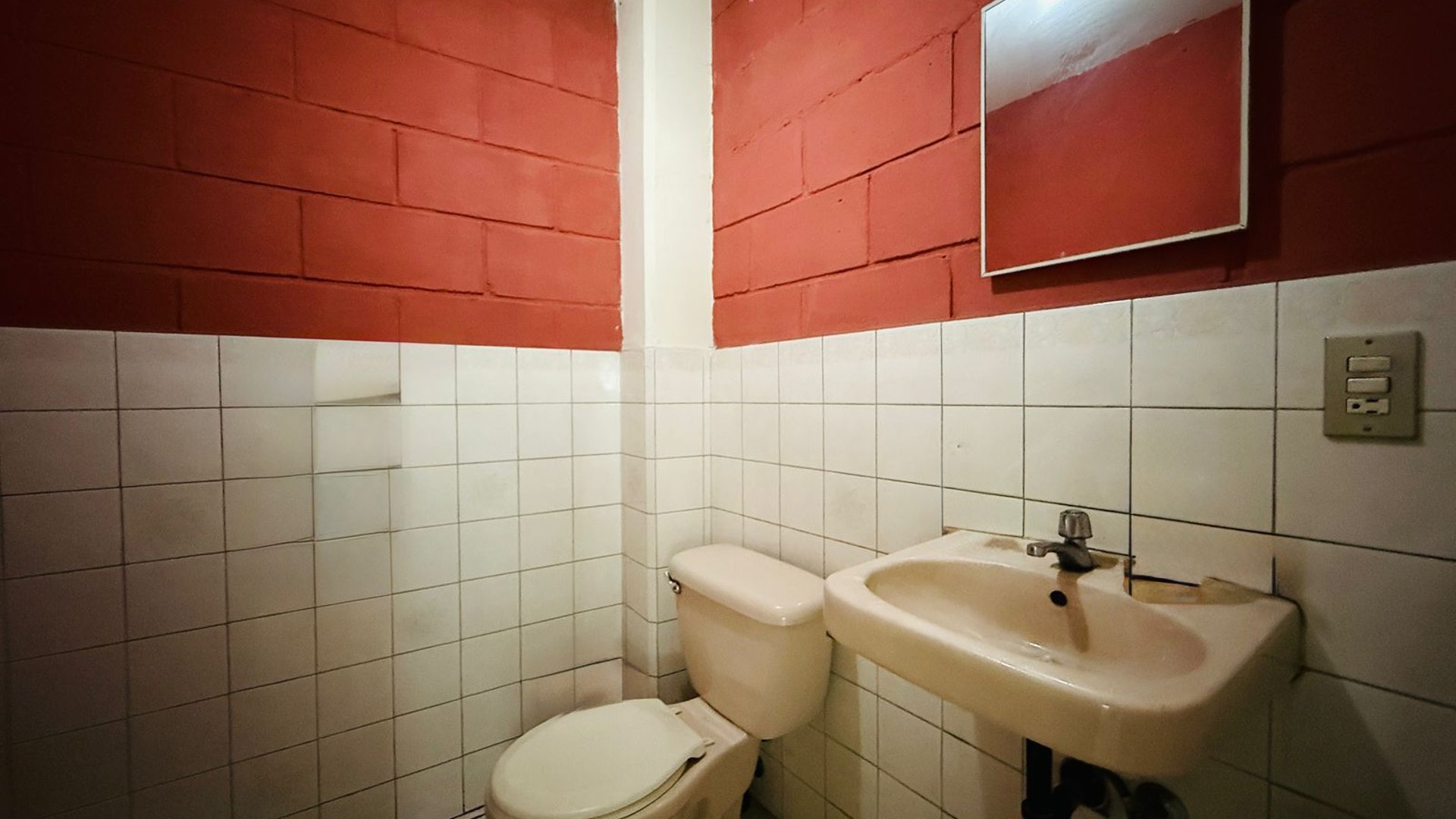Venta de Bodega en Excelente Ubicación - Zona 01 - Miniatura 12