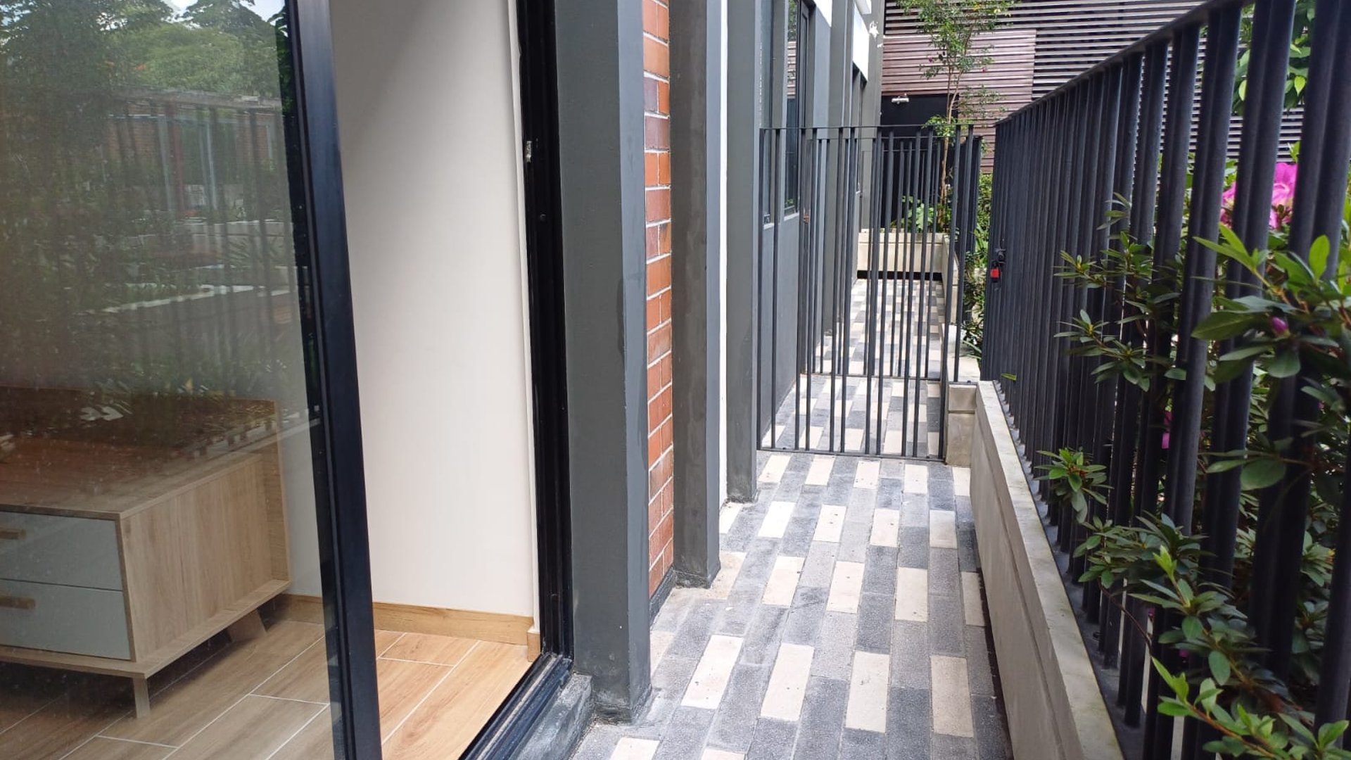 APARTAMENTO AMUEBLADO EN RENTA EN CENDANA ZONA 9 - Miniatura 24