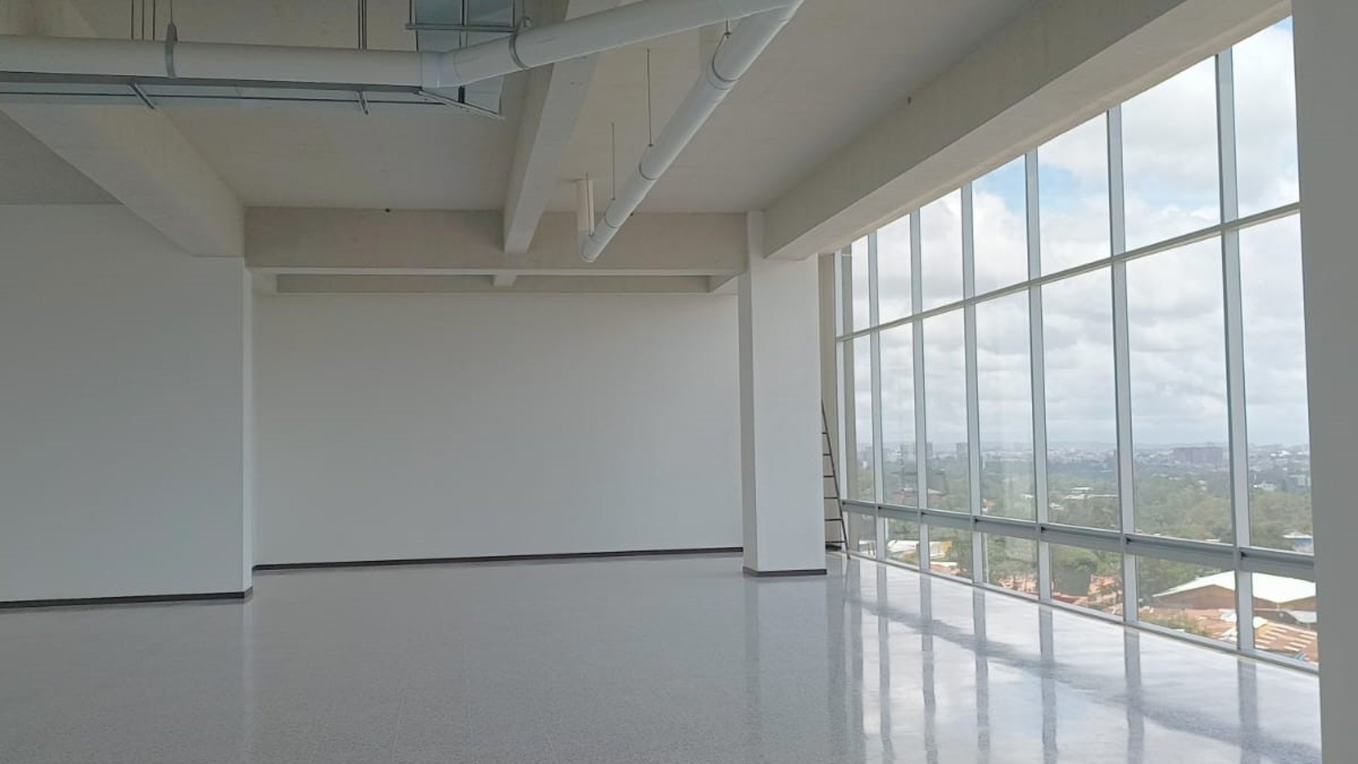 EDIFICIO EN RENTA EN ZONA 10 - Miniatura 16