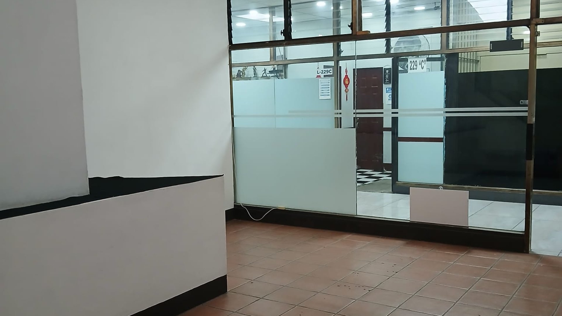 Local de 49 m2 en alquiler - CENTRO COMERCIAL CAPITOL