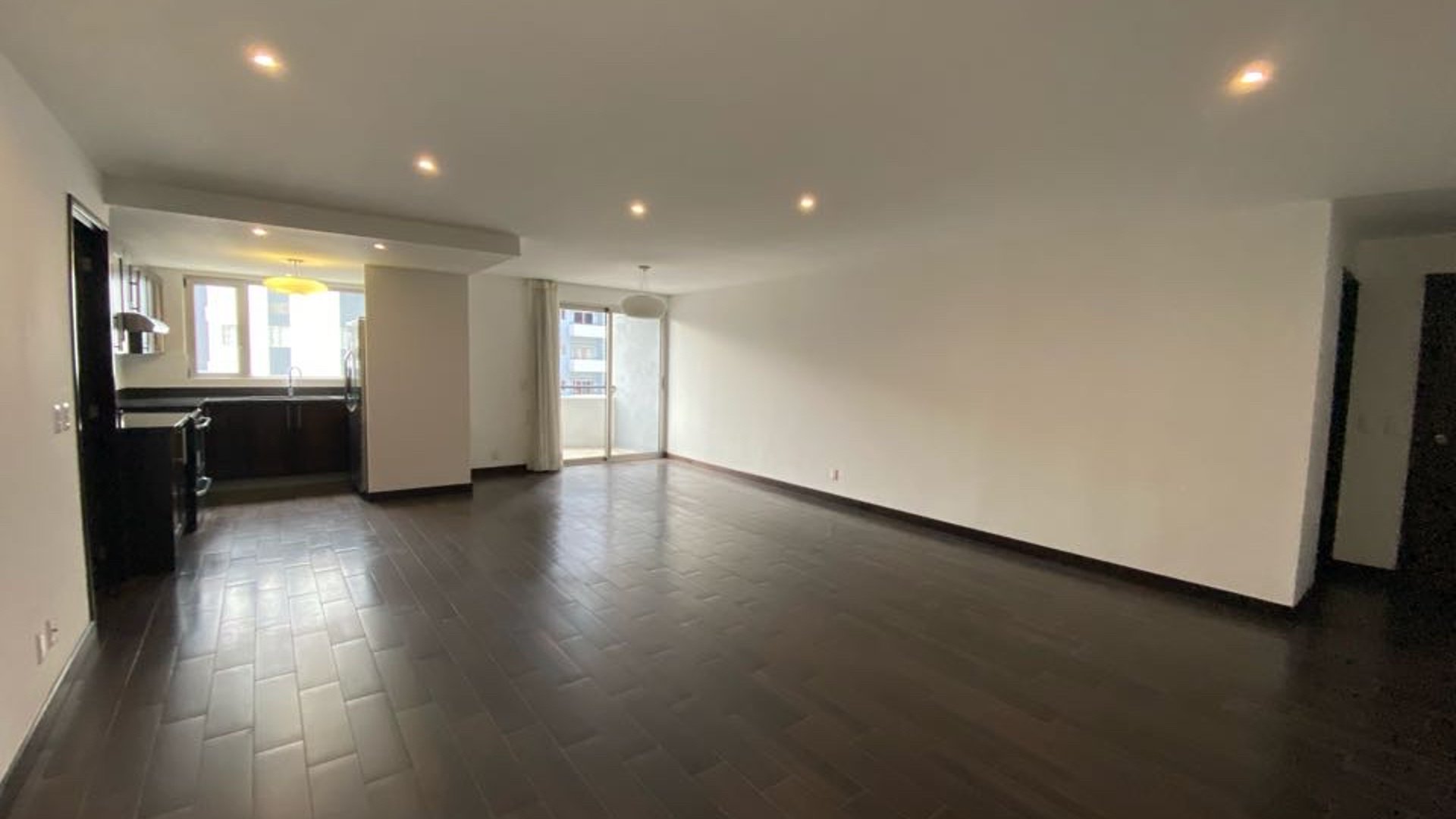 Apartamento de 3 habitaciones en alquiler Attica II zona 14 - Image 1