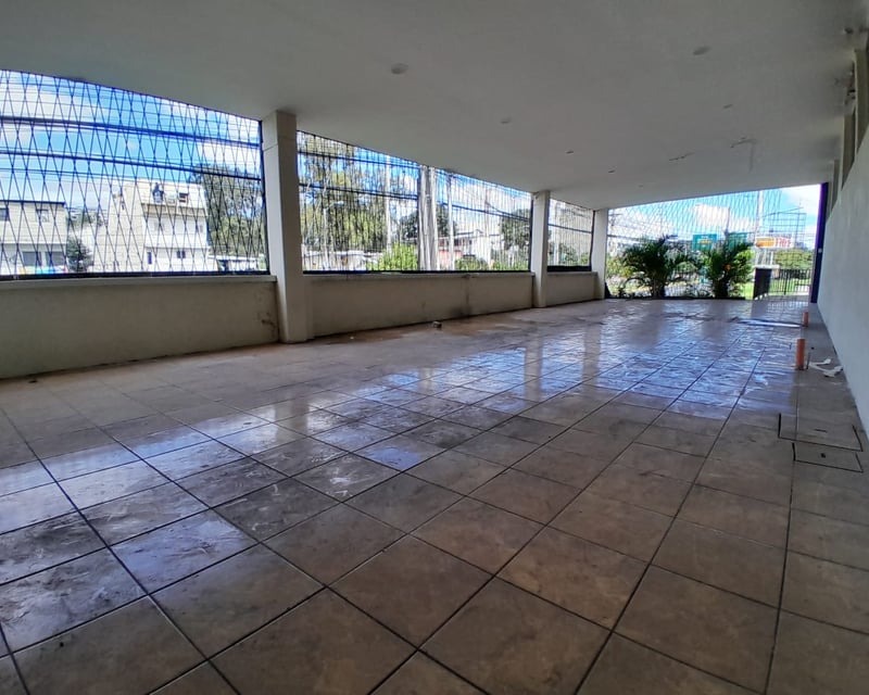 Rento local comercial en Zona 12
