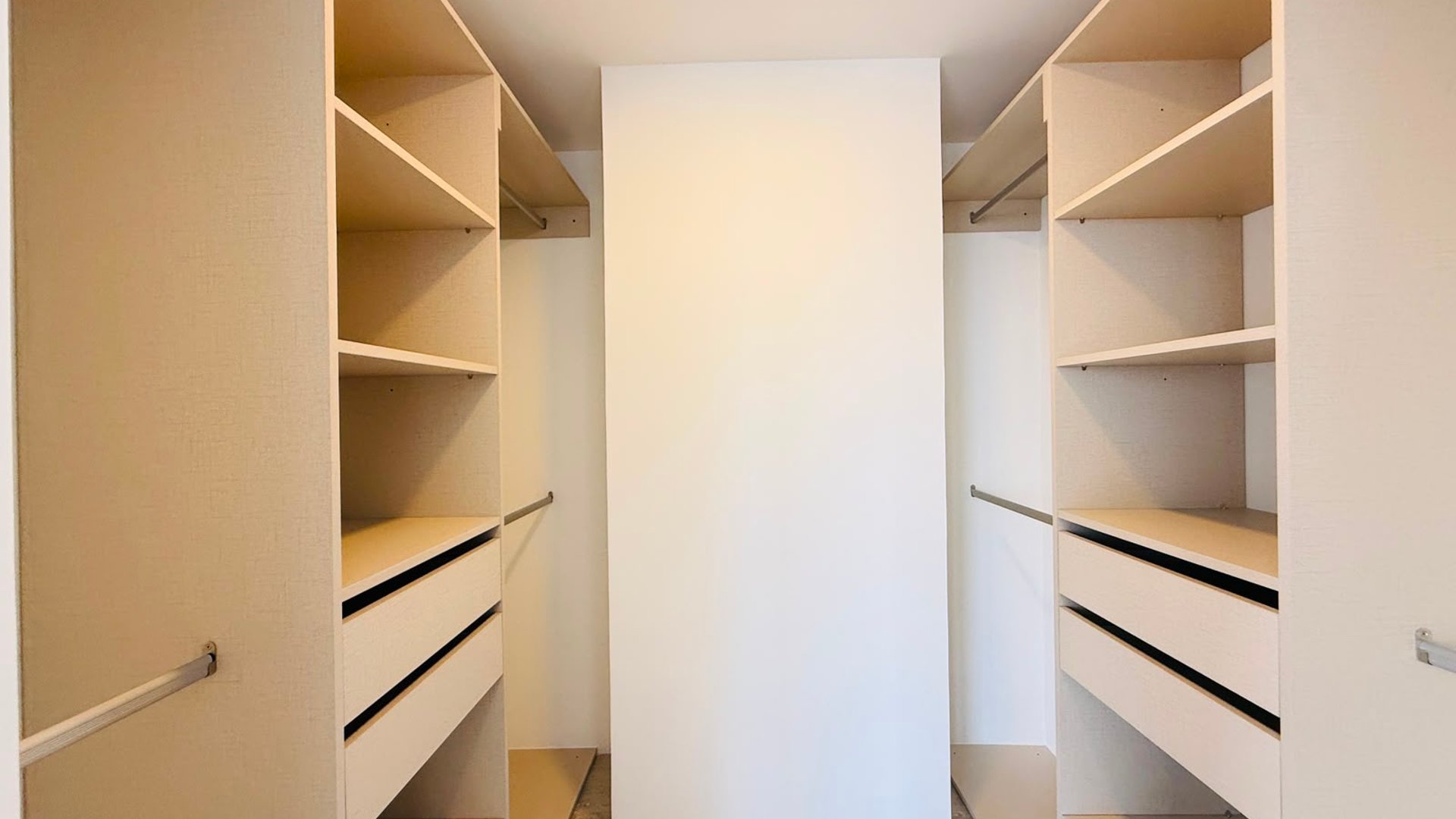 ALQUILER DE HERMOSO APARTAMENTO PARA ESTRENAR - VERDÚ, ZONA 13 - Miniatura 14