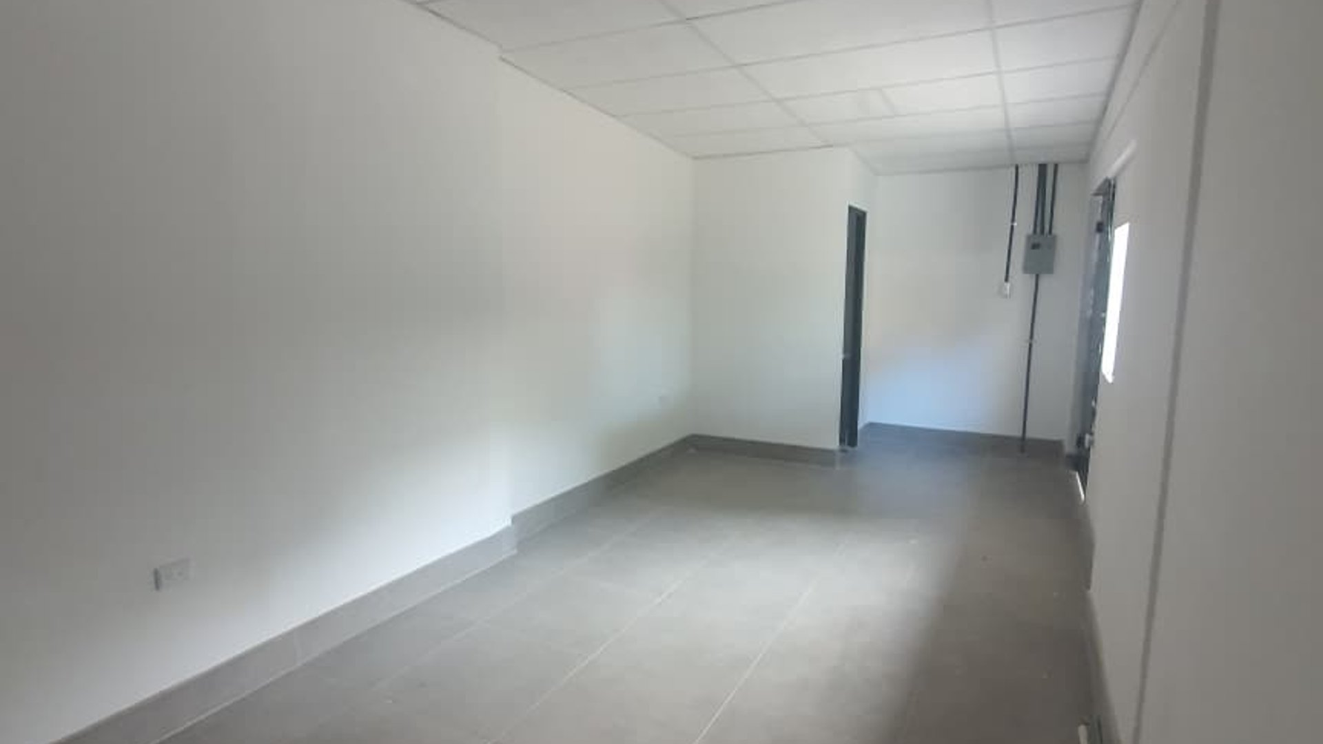 Local Comercial en Renta, Zona 9 ref-6164