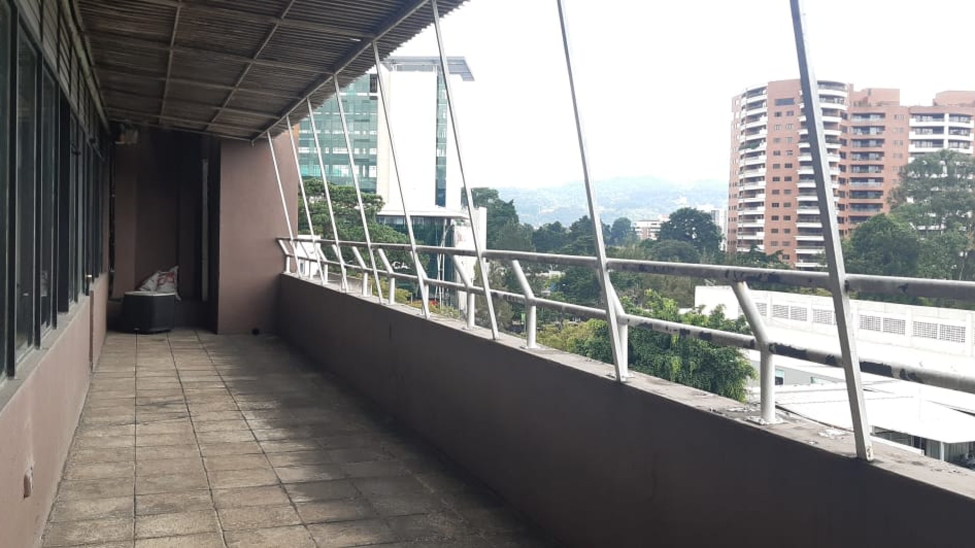 Oficina en Venta Edificio Century Plaza, Zona 13  - Miniatura 12