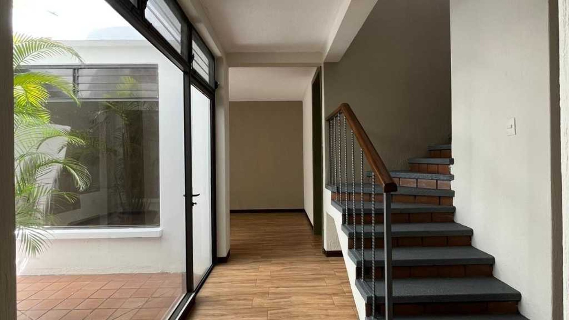 CASA EN RENTA – CONDOMINIO SAN SEBASTIÁN, AVENIDA HINCAPIÉ, ZONA 13 - Miniatura 9