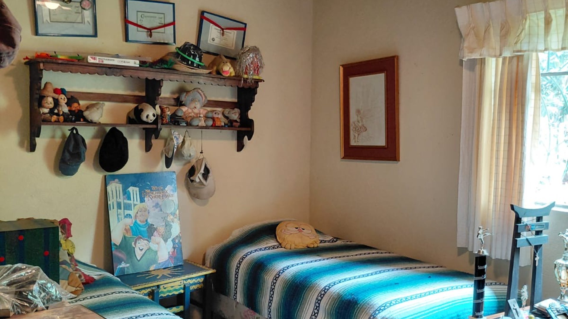 AMPLIA Y ACOGEDORA CASA EN VENTA CON BELLO JARDÍN - Miniatura 11