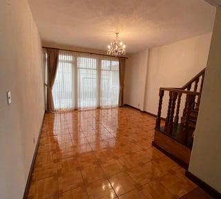 📍 CASA EN VENTA – 6 HAB | PRADOS DE MONTE MARÍA | ZONA 12