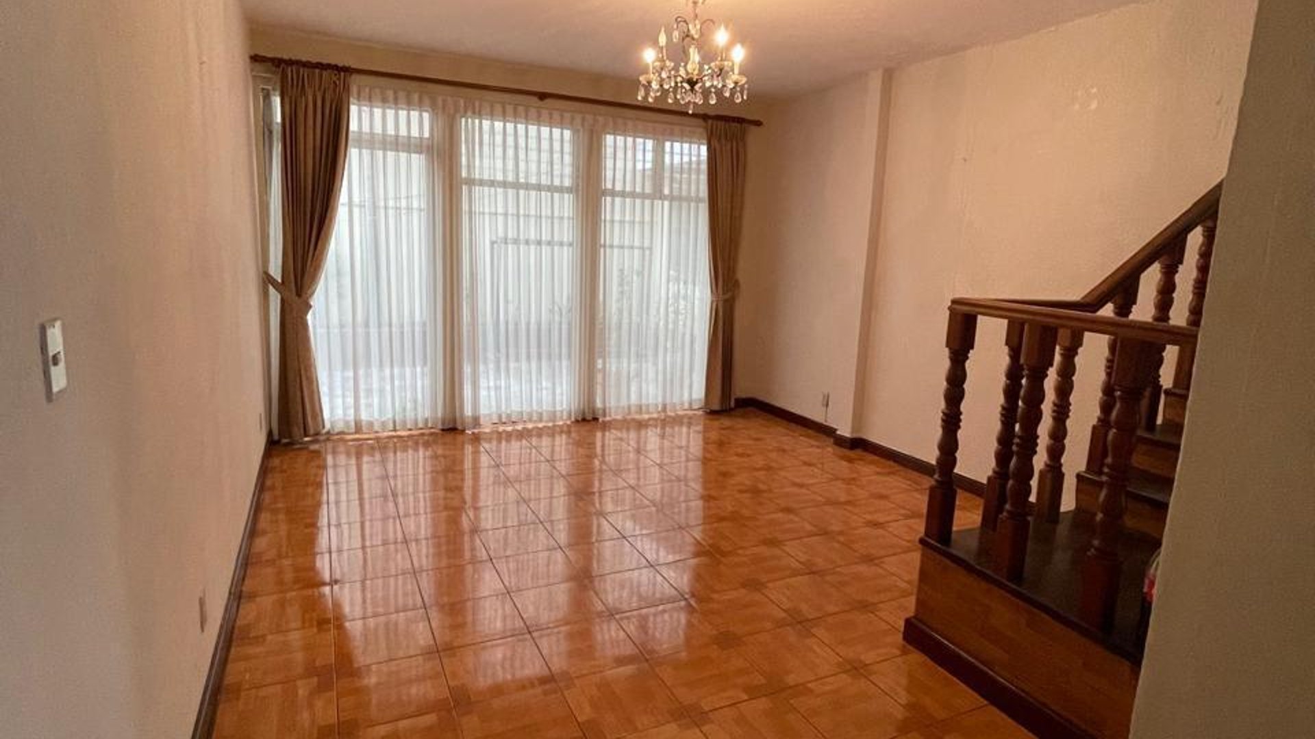 ???? CASA EN VENTA – 6 HAB | PRADOS DE MONTE MARÍA | ZONA 12