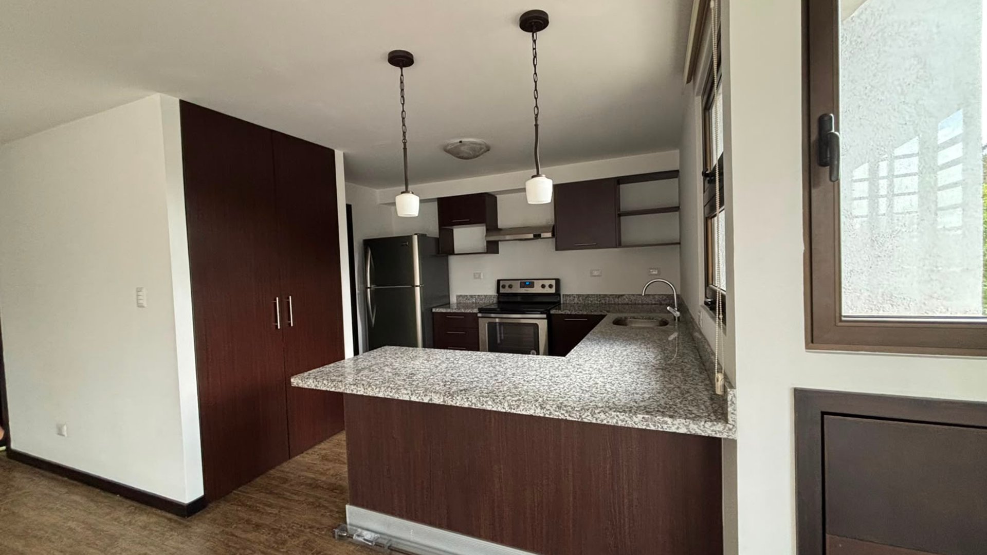Apartamento en Alquiler Edificio Torre 360, zona 15 - Miniatura 9