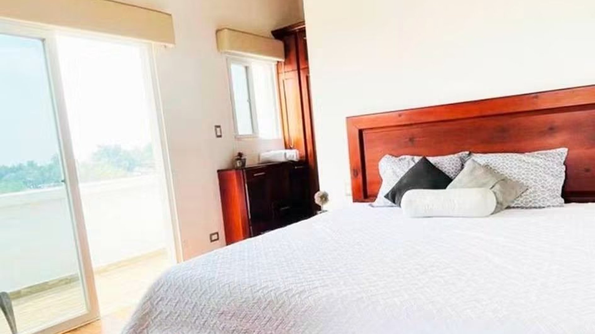 RENTA APARTAMENTO EN LA MONTAÑA DE ZONA 16. EDIFICIO LINDORA