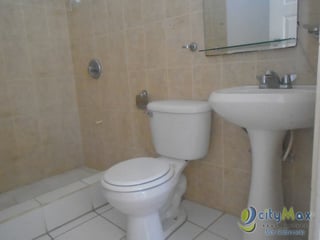 Vendo Casa Sobre Calle Transitada Carretera al Salvador - Image 7