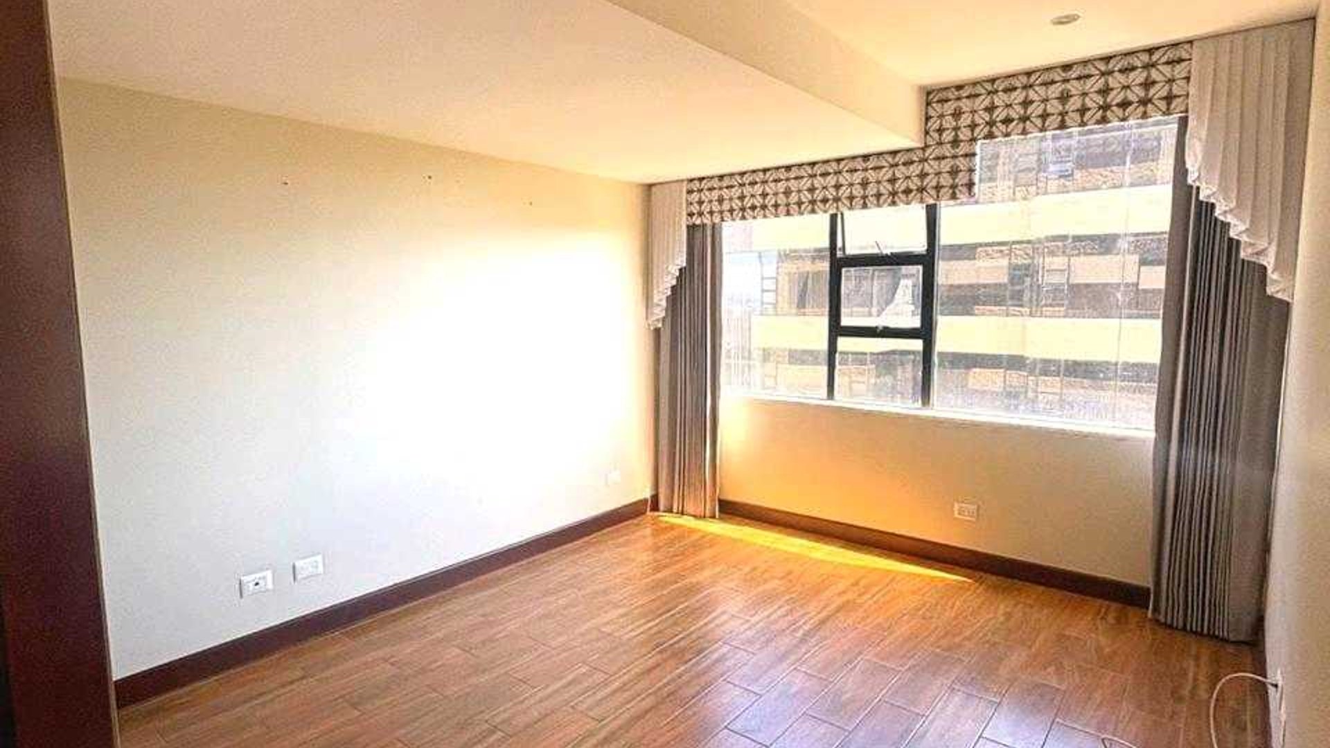 APARTAMENTO EN ALQUILER???? Edificio Milenia, zona 10 - Miniatura 4