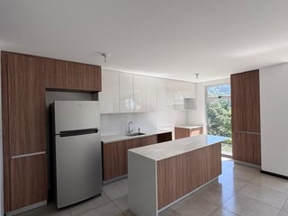Apartamento en Alquiler Edificio Telia, zona 15 VHII - 3
