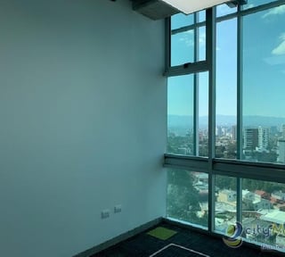 Renta Oficina de 10.11 m2  en Centro Negocios zona 15