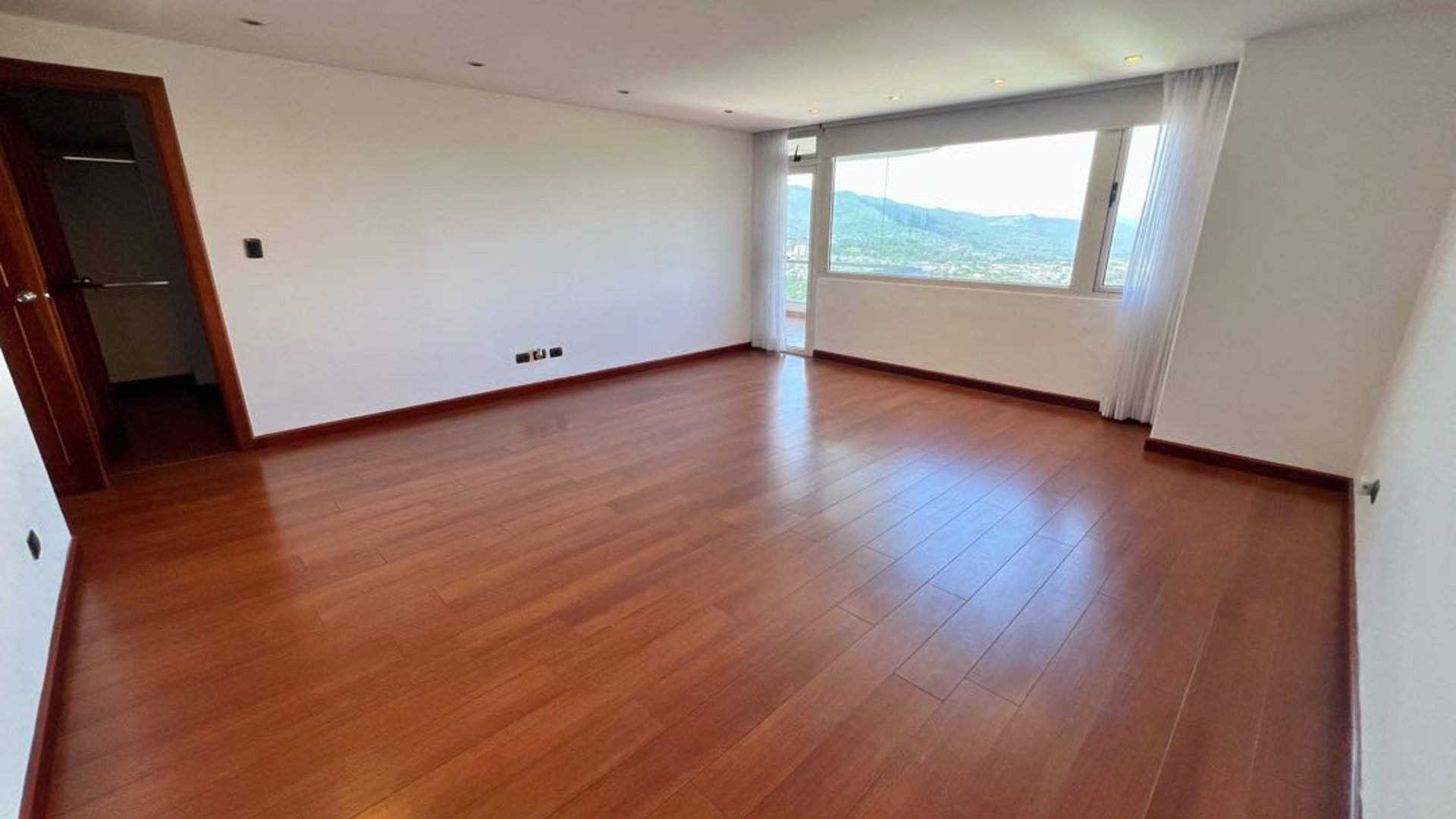 ALQUILER DE AMPLIO APARTAMENTO - MARQUÉS DEL VALLE, ZONA 14 - Miniatura 10