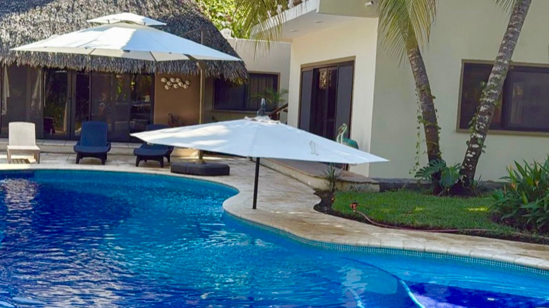 VENTA DE LINDA CASA DE PLAYA DENTRO DE CONDOMINIO - MONTERRICO  - Miniatura 3