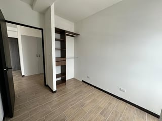 Apartamento en renta en Edificio Torrus zona 7 - 4