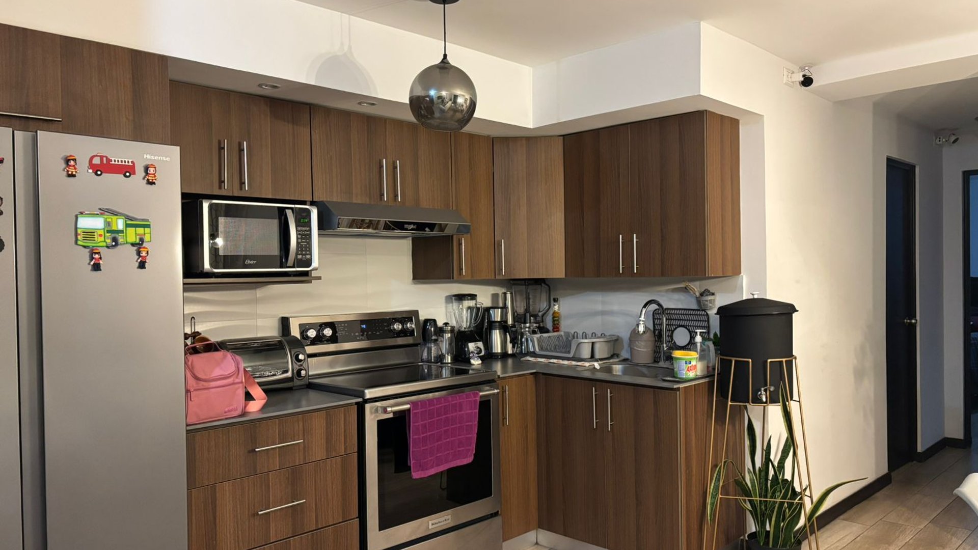 Apartamento amueblado- 3 habitaciones en zona 1 de Mixco Ref-5864