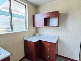 APARTAMENTO EN RENTA EN  LA AV PETAPA Z. 12 - 3