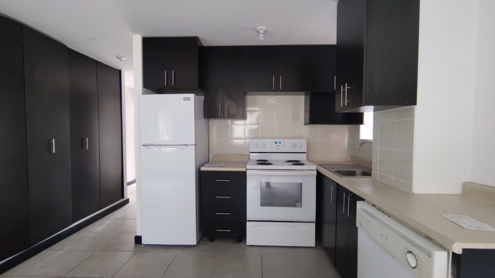 Alquilo Apartamento con Terraza en Zona 16 Cañada 16 - Miniatura 5
