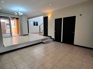 📍 CASA EN VENTA – 4 HAB | BOSQUES DE ARRAZOLA | KM. 18.5 CAES - 4