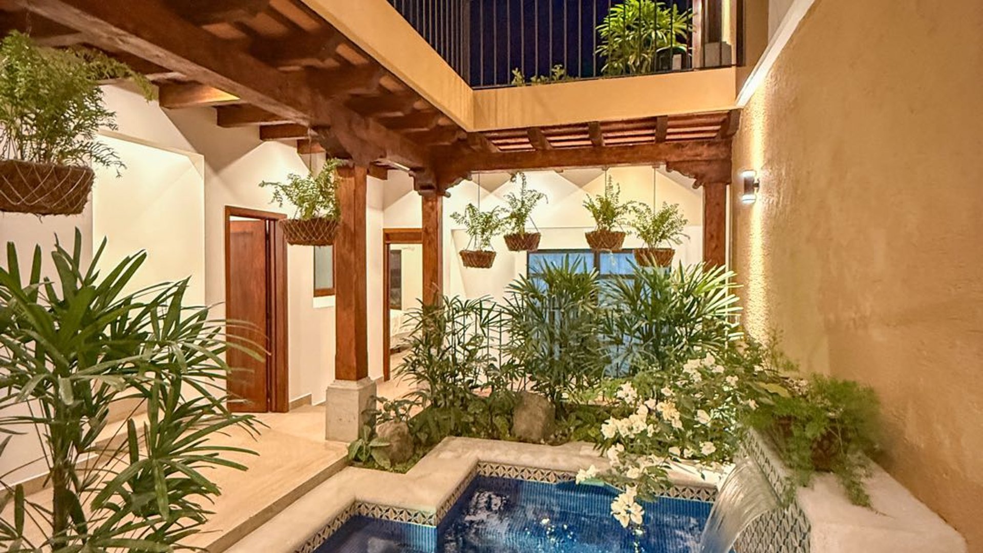 Los Franciscanos Ciudad Vieja, Casa en Venta. Luz