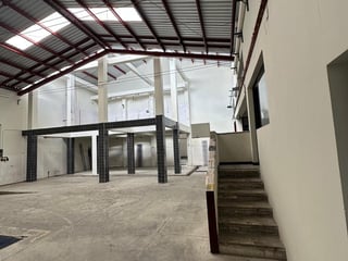 Alquiler de bodega en Zona 1 con 1,876 mt2. - 3