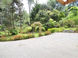 Beautiful two-story home with swimming pool for sale, 16 kilometers away from La Antigua, Guatemala. - Image 2