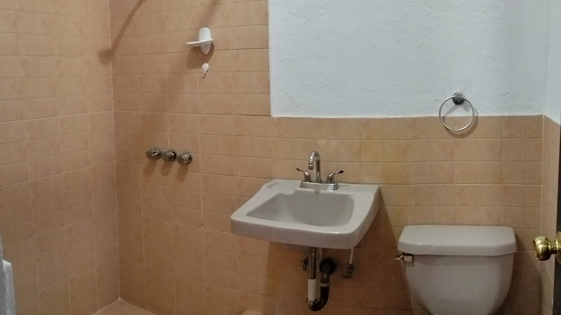 Casa exclusiva para los que están buscando tranquila. - Miniatura 8
