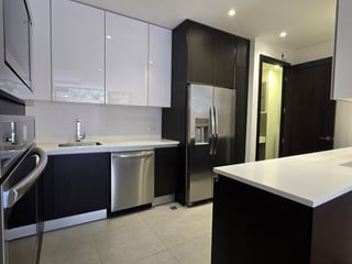 Apartamento de Lujo con Jardin en venta en la zona 14 - Image 3