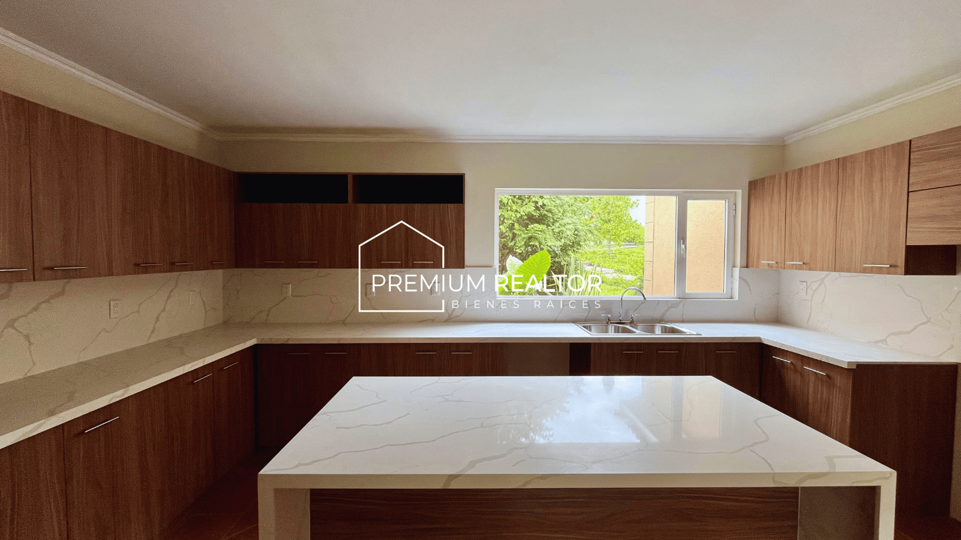 Luxurious 4-Bedroom House with Garden in Casa & Campo, Fraijanes - Rent $2800 - Miniatura 26