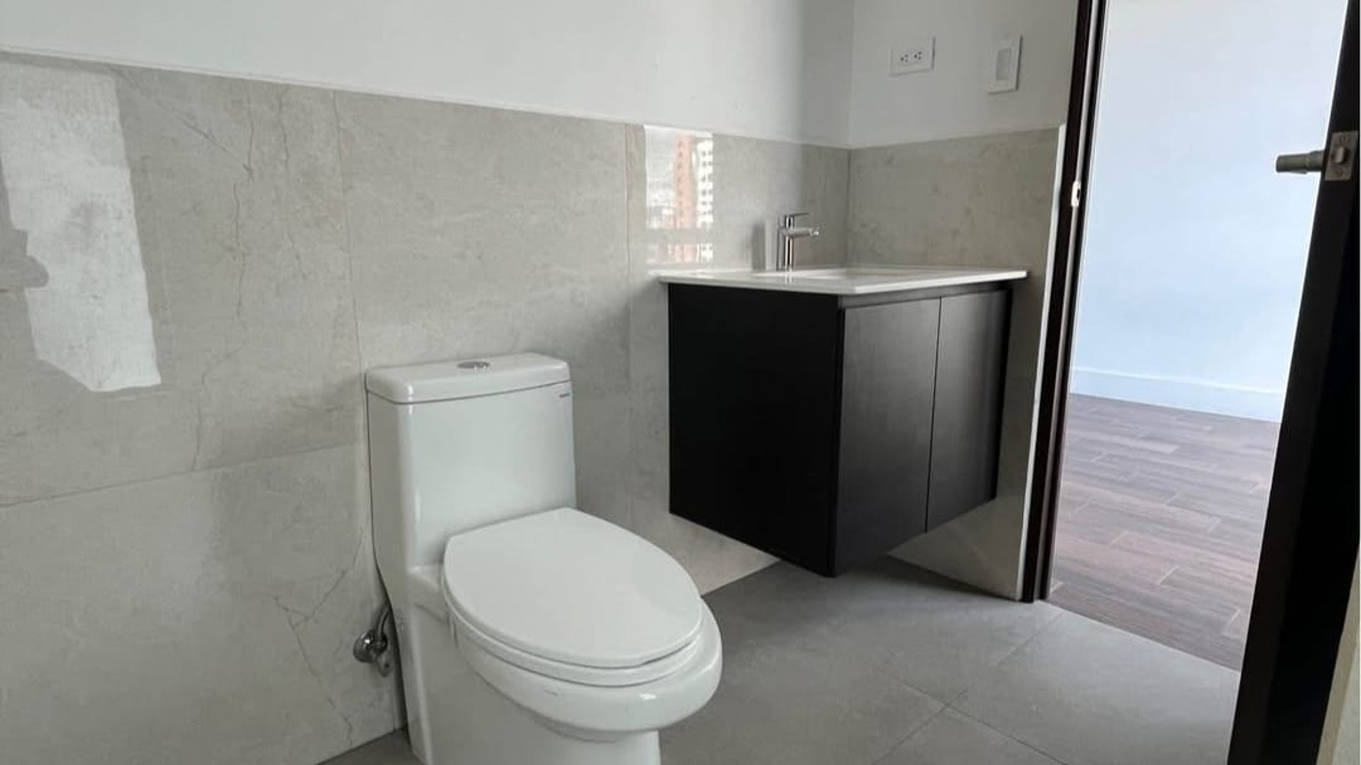 ???? APARTAMENTO EQUIPADO EN VENTA – 3 HAB | EDIFICIO ROSELLÓ | ZONA 13 - Miniatura 8