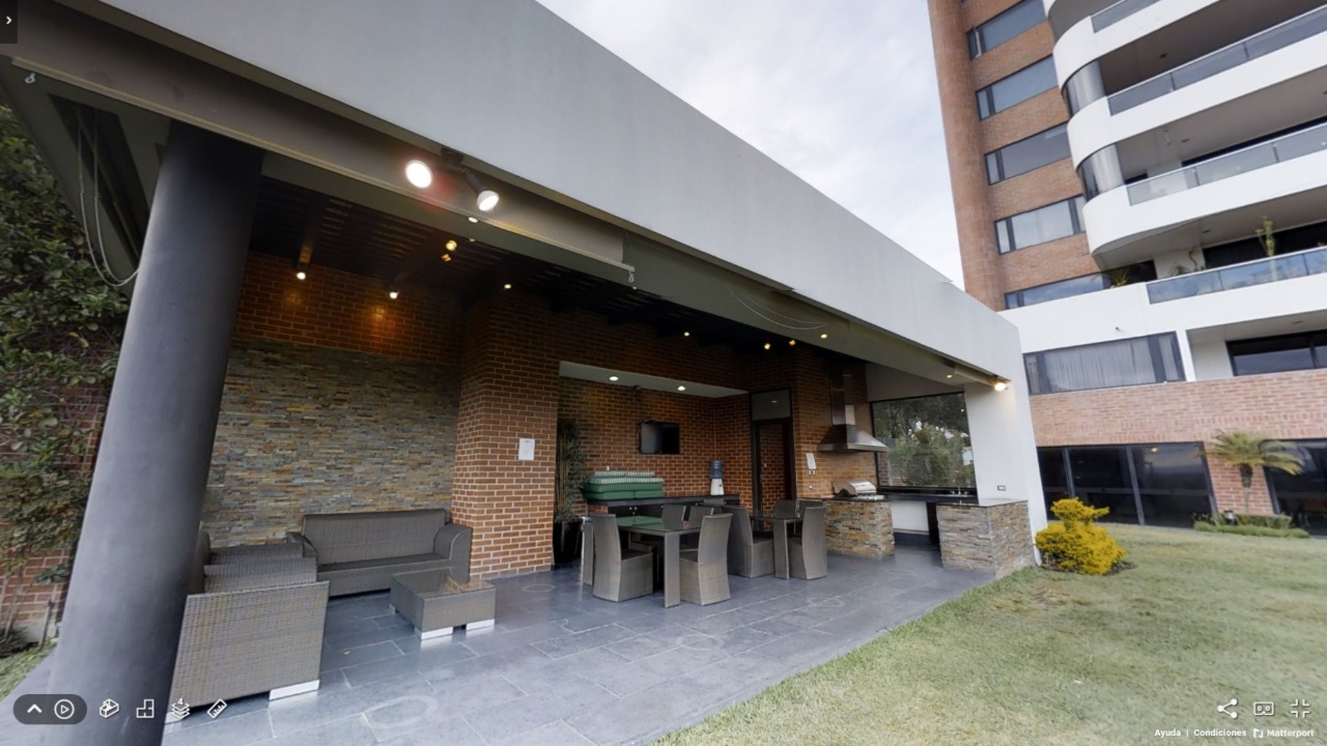 Edificio en Venta en Zona 14  - Miniatura 3