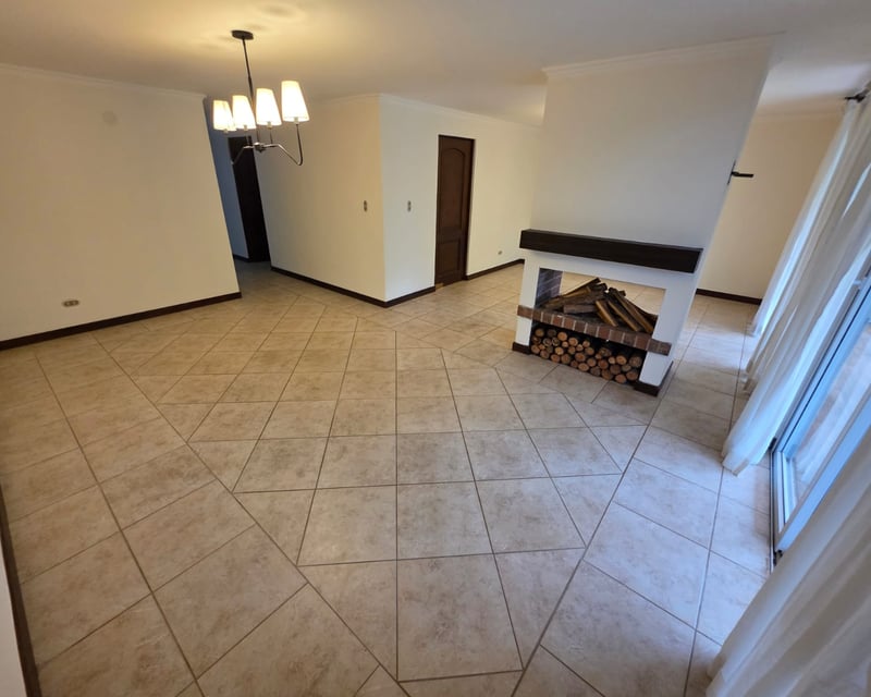 Casa con Jardín en Condominio San Antonio ref-6163