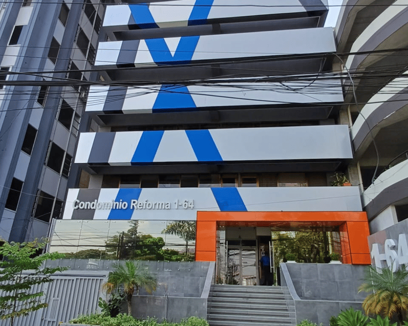 RENTA Oficina Zona 9 Condominio Reforma 