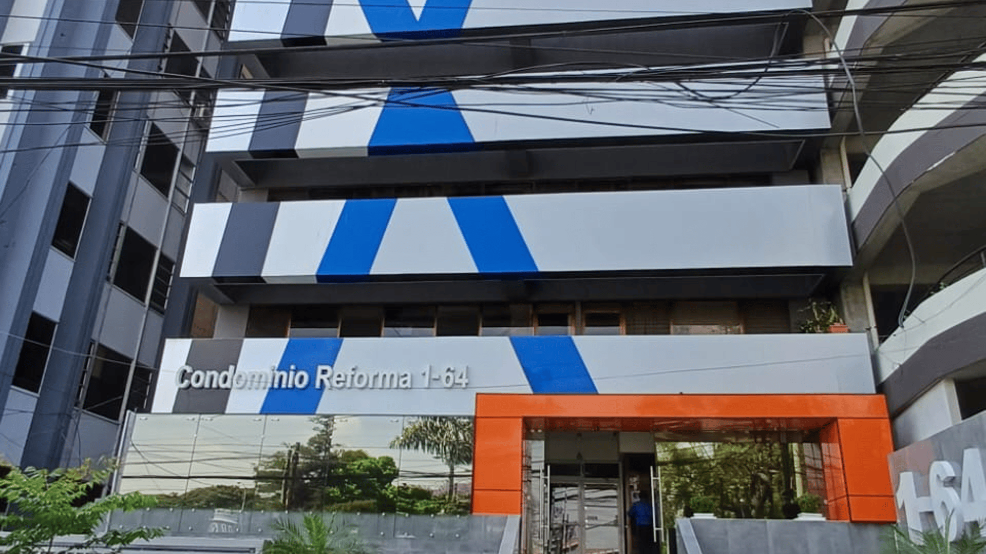 RENTA Oficina Zona 9 Condominio Reforma 