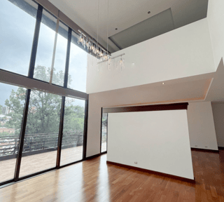 Casa en venta en exclusivo condominio,  zona 10