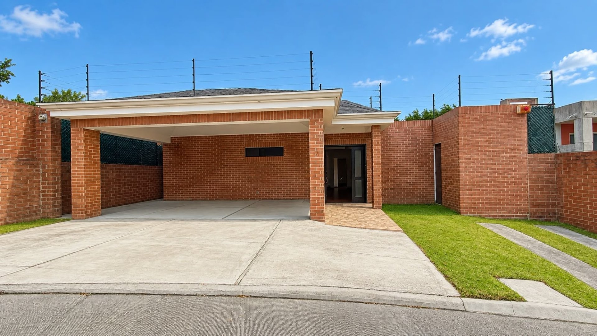 Hermosa Casa De 1 nivel En Venta En Condominio Buenafuente