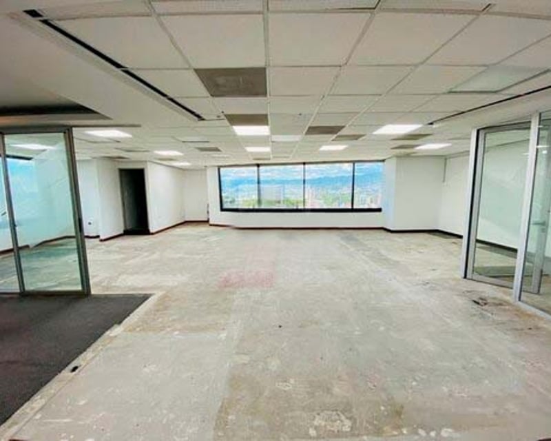 Oficina en venta, Edificio Guayacan zona 10.