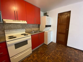 Apartamento tipo loft con jardín en alquiler Las Conchas zona 14 - 4