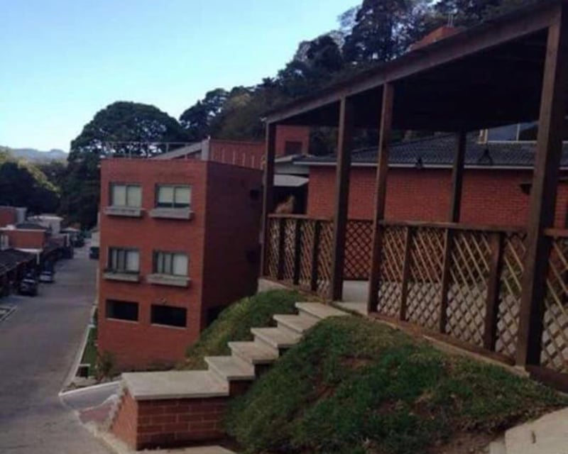 Vendo - Alquilo apartamento en Oakland Zona 10